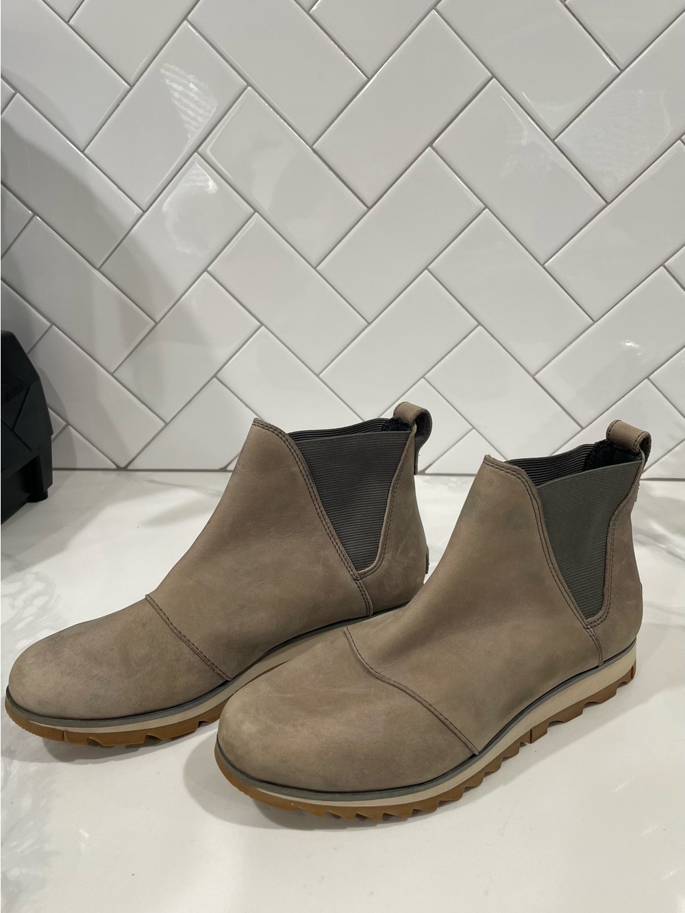 Sorel Harlow Waterproof Chelsea Boots Gray Leather Women's Size 9